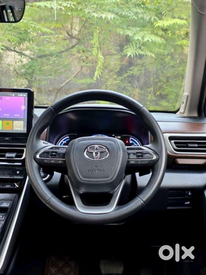 Toyota Innova Hycross 2.0 Zx Hybrid 7 Str, 2024, Petrol