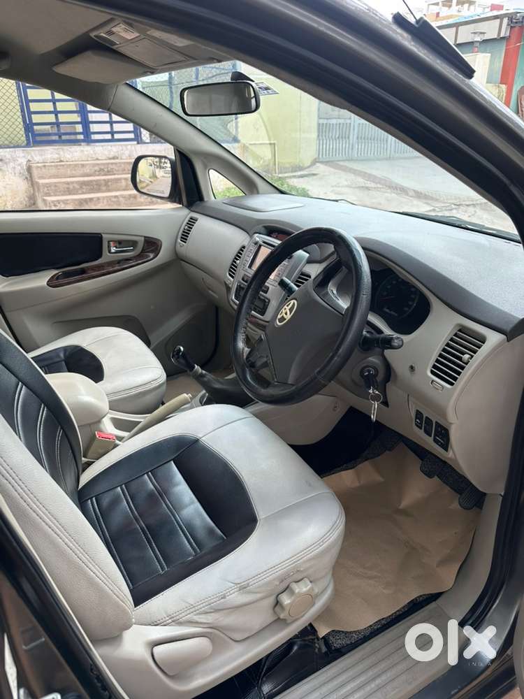 Toyota Innova 2012 Diesel Well Maintained