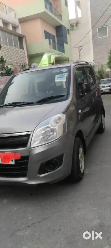 मारुति सुजुकी वेगनर कंपनी फिटेड सीएनजी