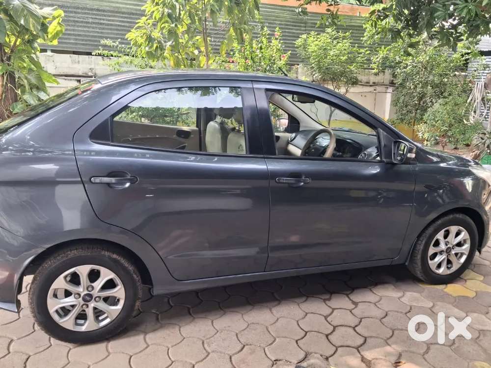 Ford Figo Aspire Titanium Petrol