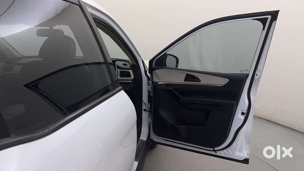 Mahindra Xuv700 2.2 Ax 5 Diesel Mt 7 Str, 2024, Diesel