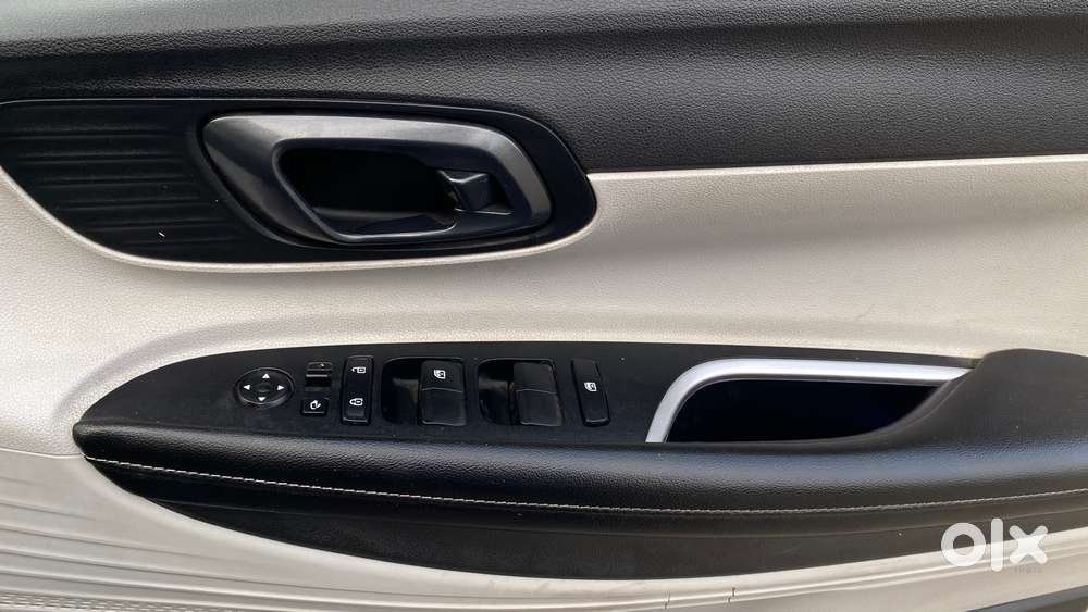 Hyundai New I20 1.2 Asta (o) Mt, 2023, Petrol