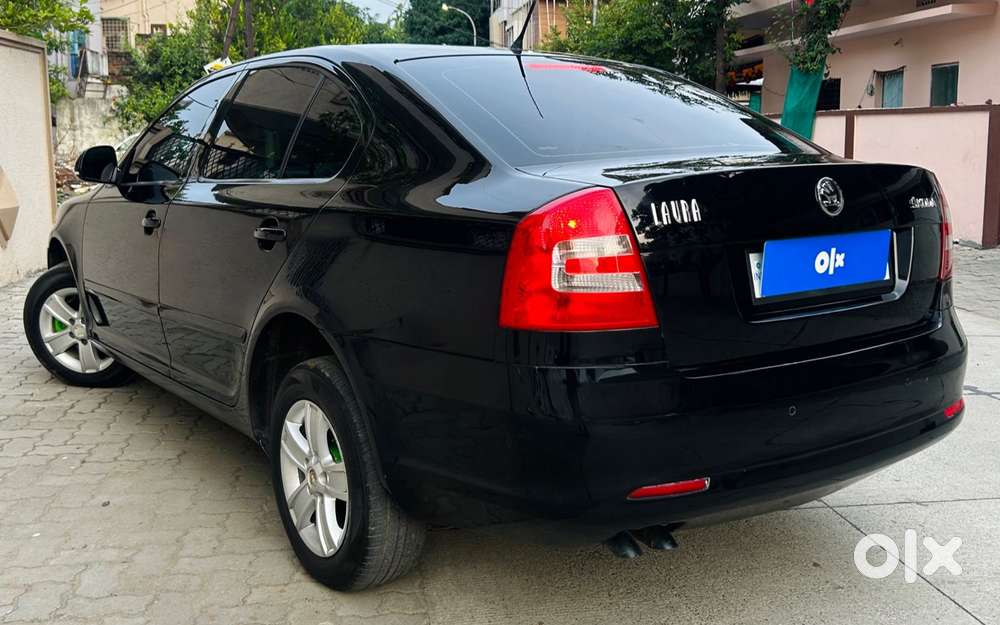 Skoda Laura Ambiente 2.0 Tdi Cr Manual, 2011, Diesel