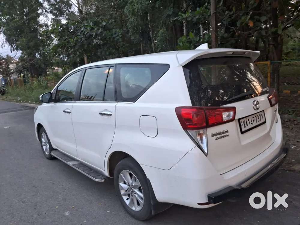 Toyoto Innova Crysta