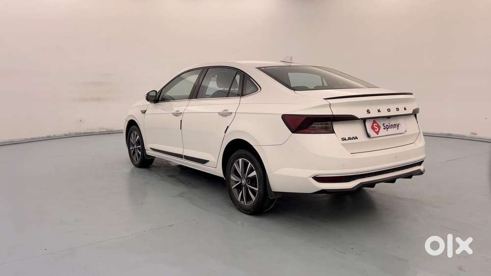 Skoda Slavia Style 1.0l Tsi Mt, 2023, Petrol