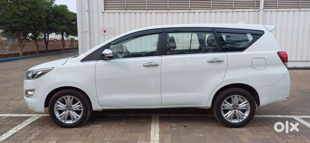Toyota Innova Crysta 2.8z Automatic, 2016, Diesel
