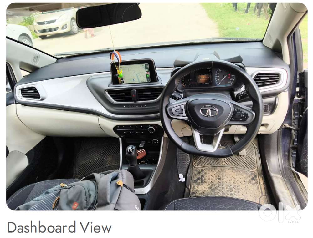 Tata Altroz Xz+s Petrol - 2023 (23k Km / Sunroof / 7 Lakhs Fixed Price