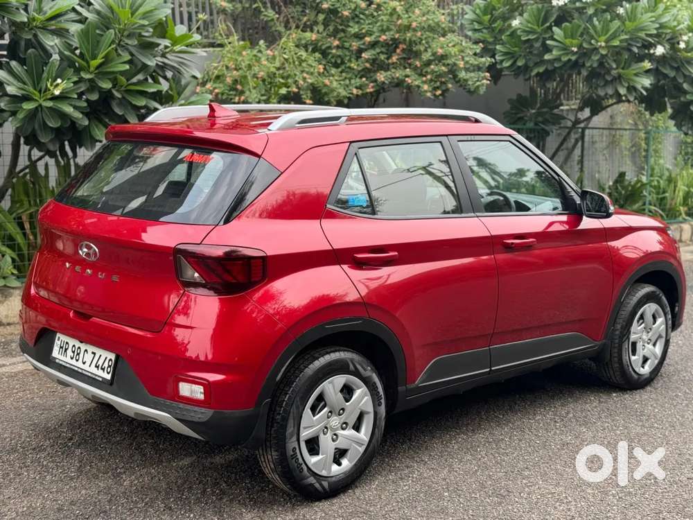Hyundai Venue 1.2 S Plus, 2022, Petrol
