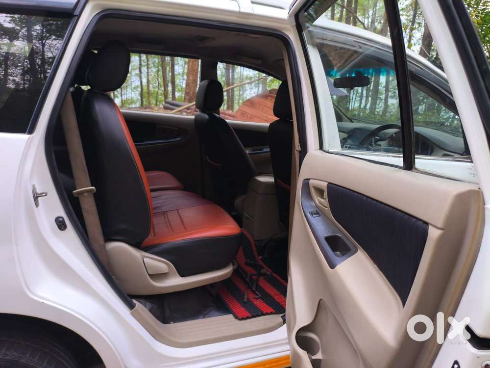 Toyota Innova 2.5 G (diesel) 8 Seater, 2014, Diesel