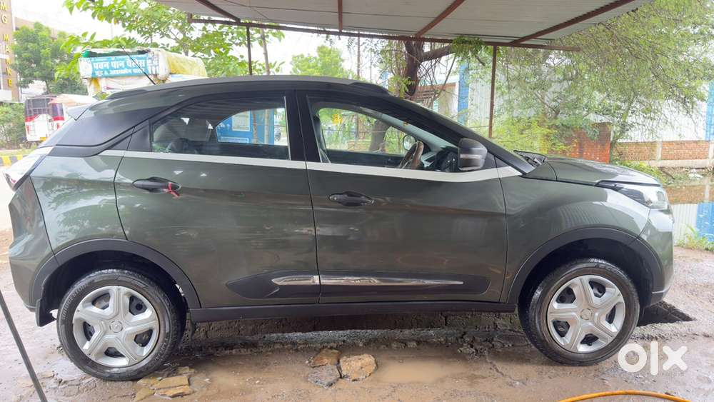 Tata Nexon Petrol 37400 Km Driven