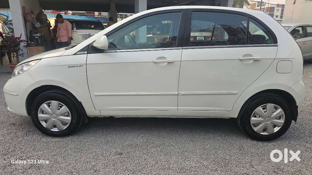Tata Indica Vista 2008-2013 Aura 1.3 Quadrajet (abs) Bs Iv, 2013, Di..