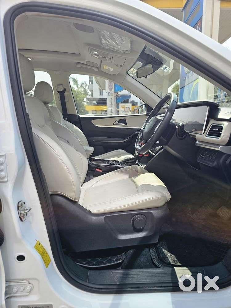 Mahindra Xuv700 Ax7l