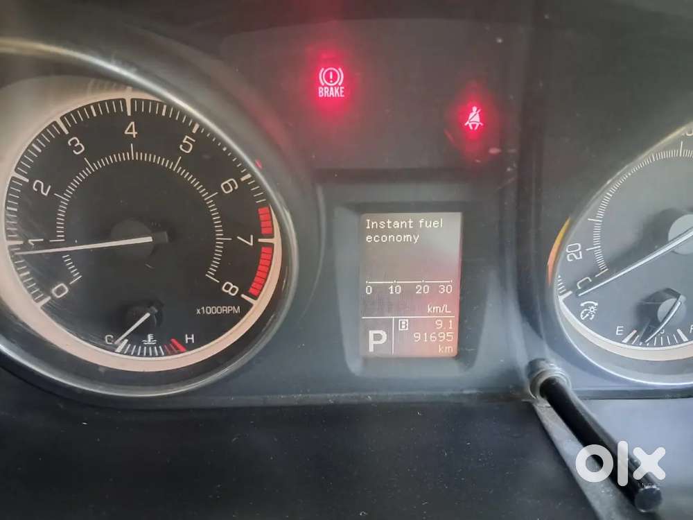 Maruti Suzuki Kizashi 2.4 2012