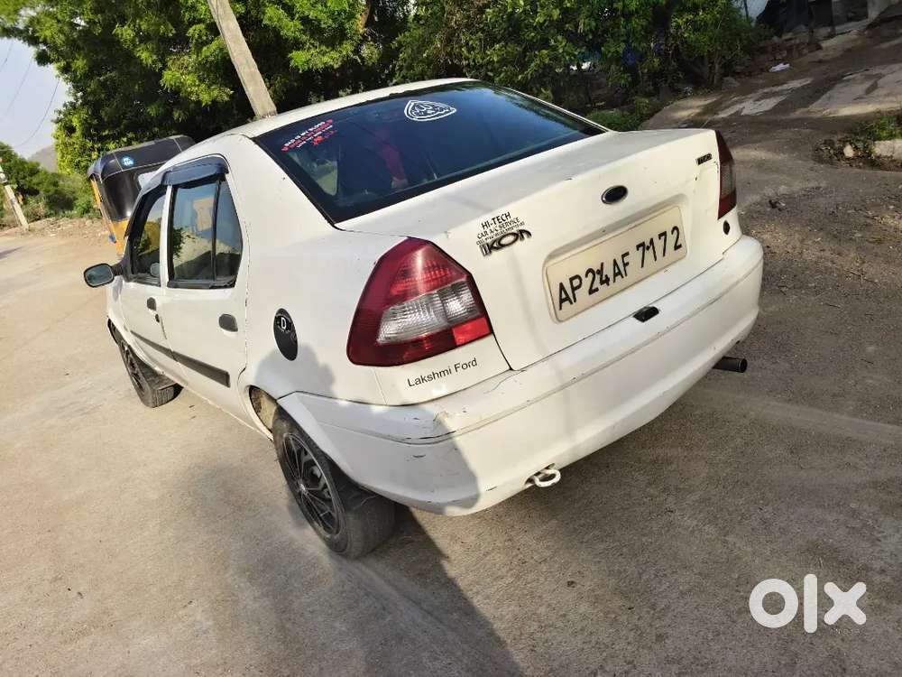 Ford Ikon 2010
