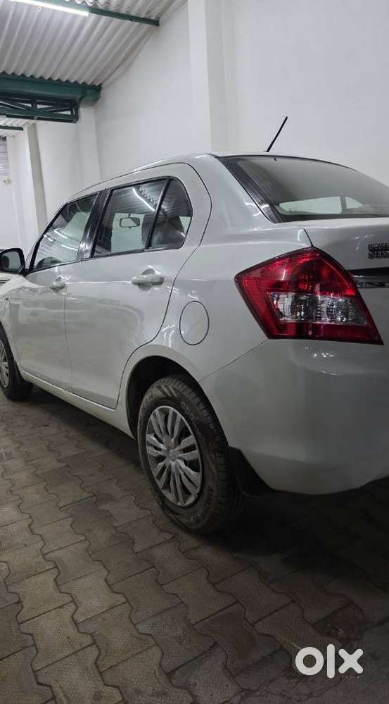Maruti Suzuki Swift Dzire Vxi Optional, 2016, Petrol