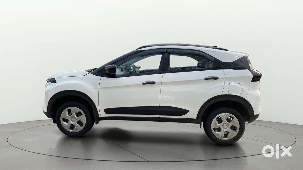 Tata Nexon Pure (s) 1.2 Petrol 6amt, 2024, Petrol