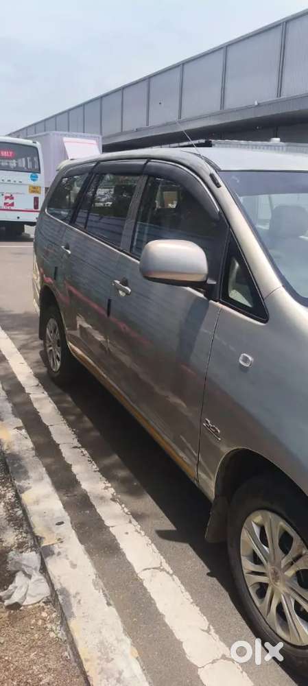 Toyota Innova Diesel 2010 Variant