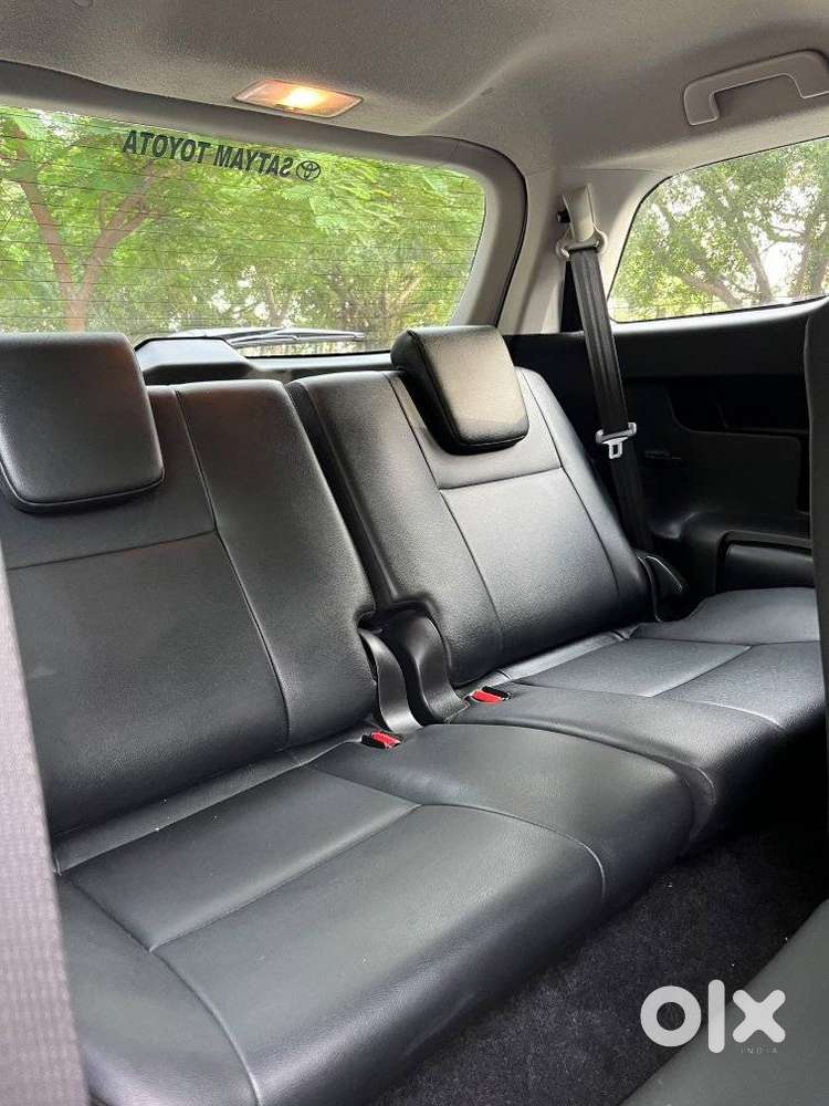Toyota Fortuner 4x2 At 2.7 Petrol, 2022, Petrol