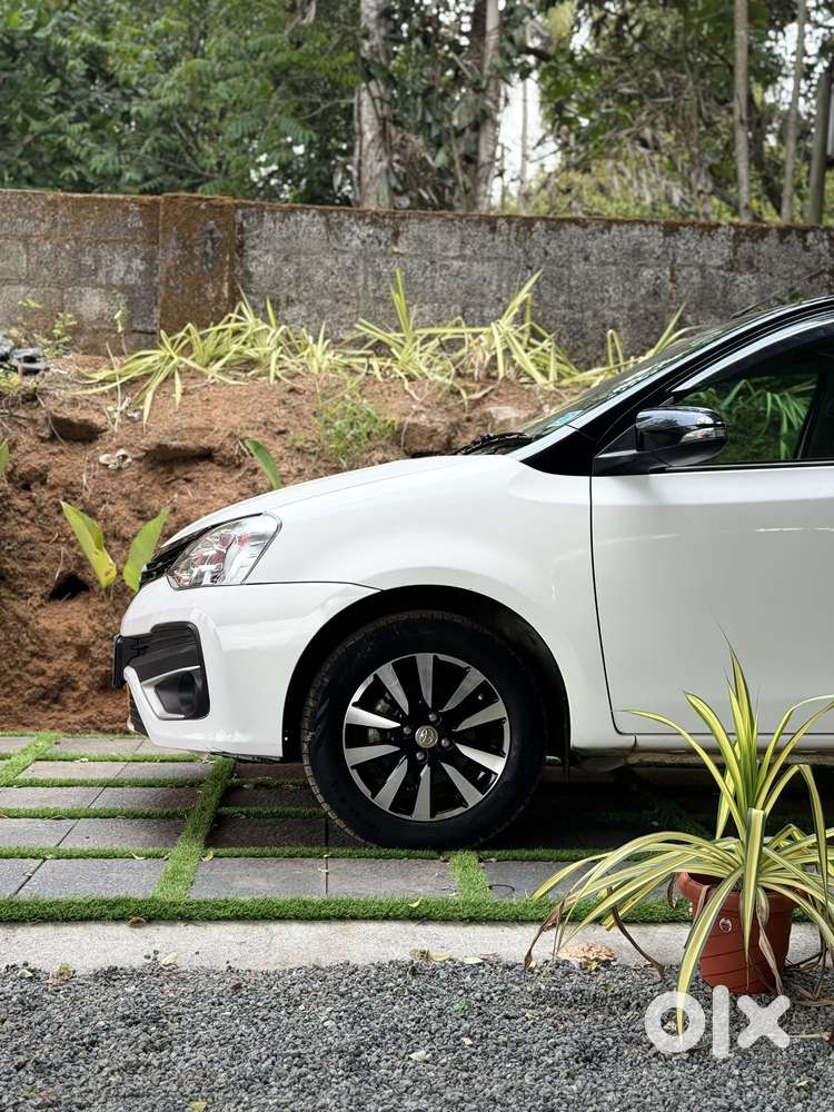 Toyota Etios Liva 1.4 Vd Dual Tone, 2017, Petrol