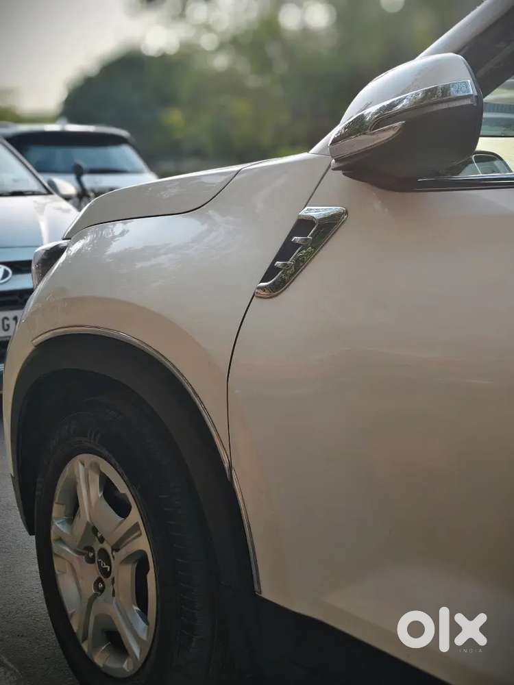 Kia Sonet 2023 Petrol 12600 Km Driven