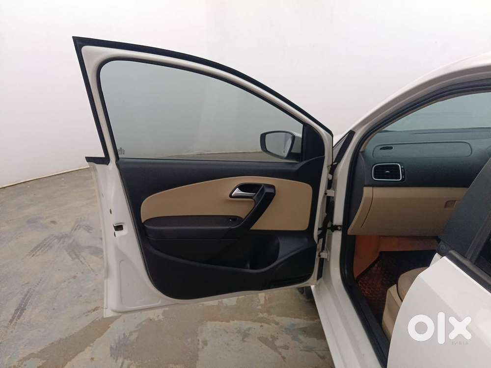 Volkswagen Polo Petrol Highline 1.2l, 2016, Petrol