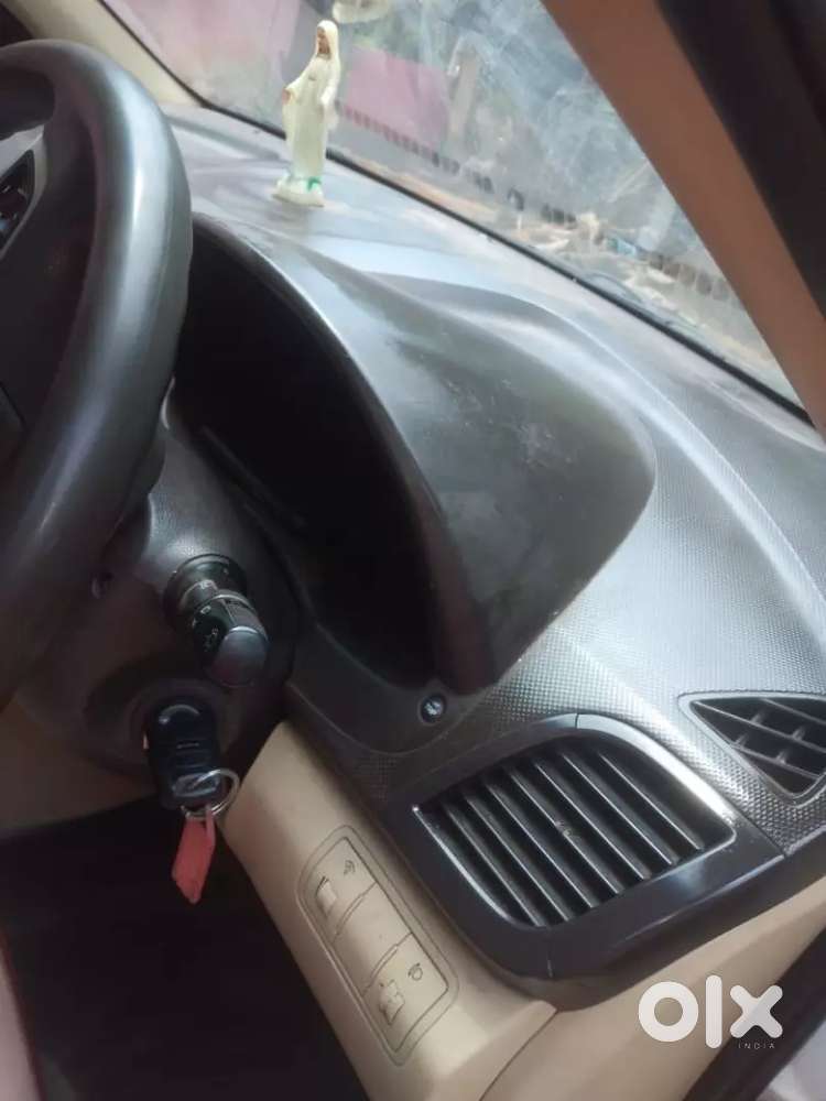 Hyundai Verna 2012