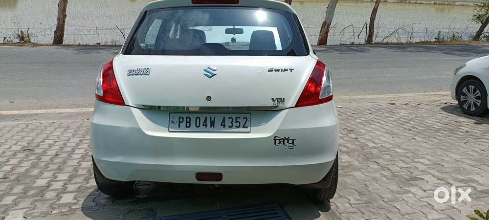 Maruti Suzuki Swift 2015 Petrol 90000 Km Driven