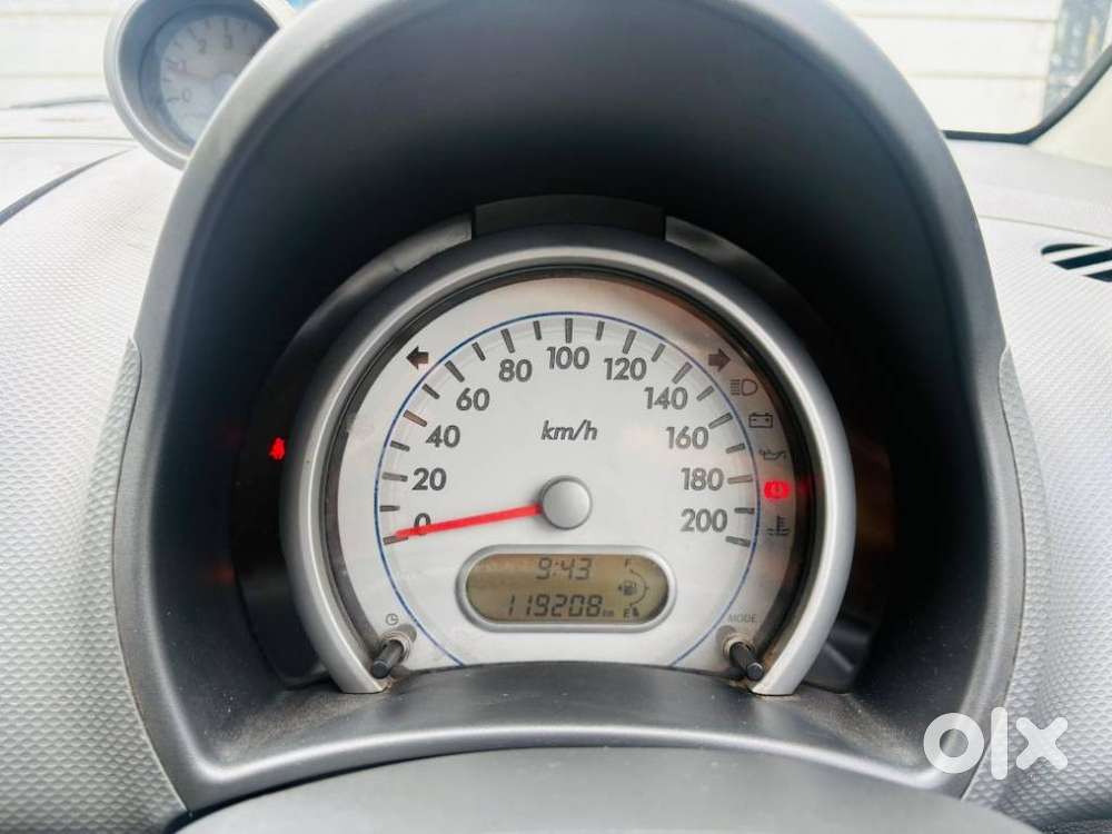 Maruti Suzuki Ritz Vxi, 2011, Petrol