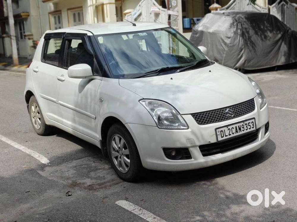 Maruti Suzuki Swift Vvt Zxi, 2012, Petrol