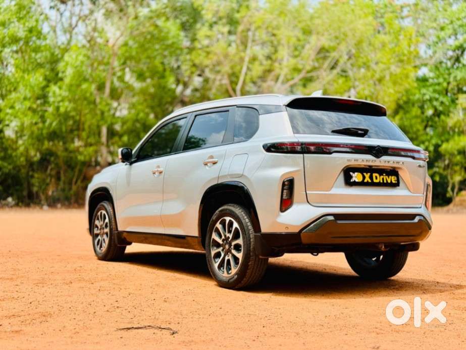 Maruti Suzuki Grand Vitara 1.5 Alpha Plus Intelligent Hybrid Ecvt, 2..