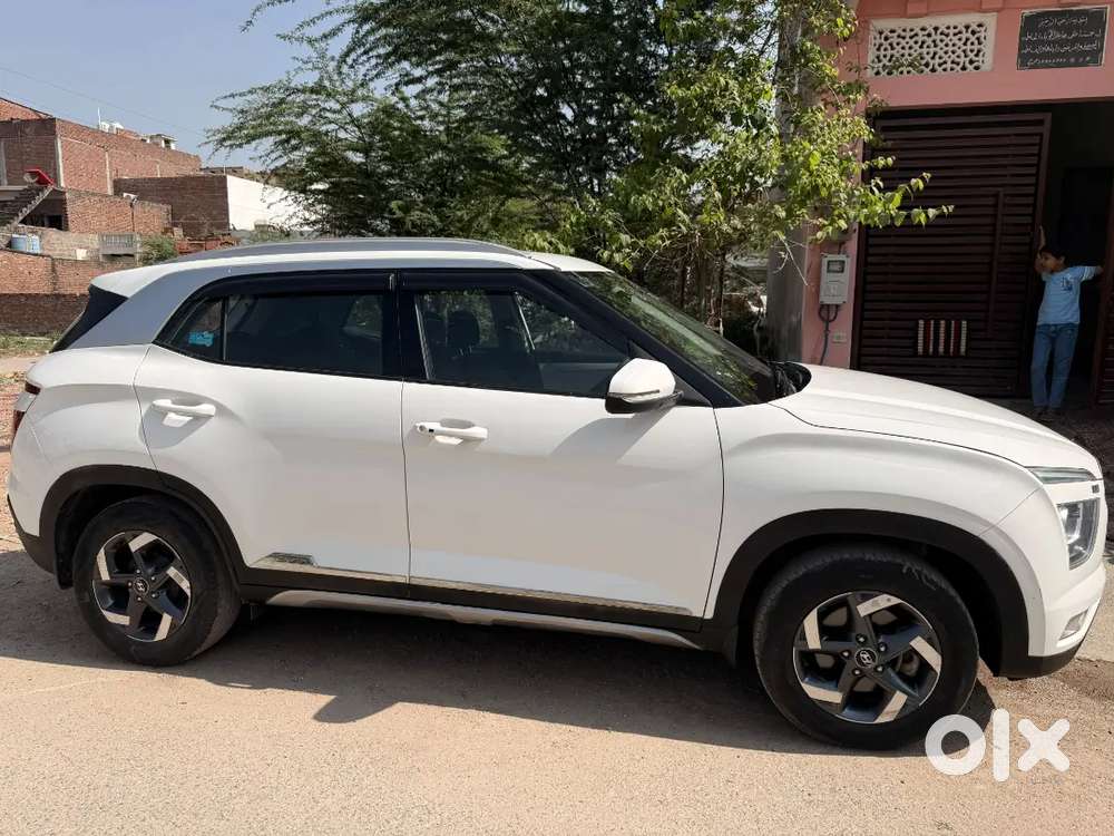 Creta 1.5 L , New Tyres , Very Well Condition