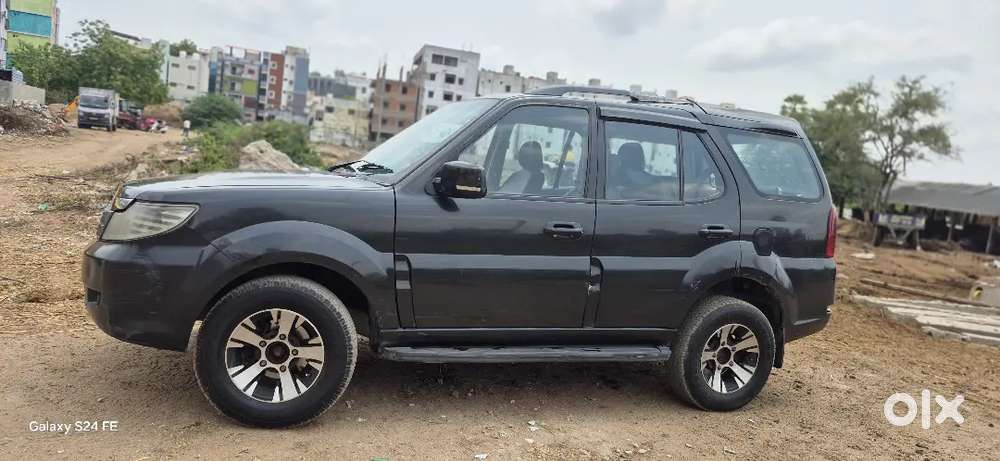 Tata Safari Storme 2013