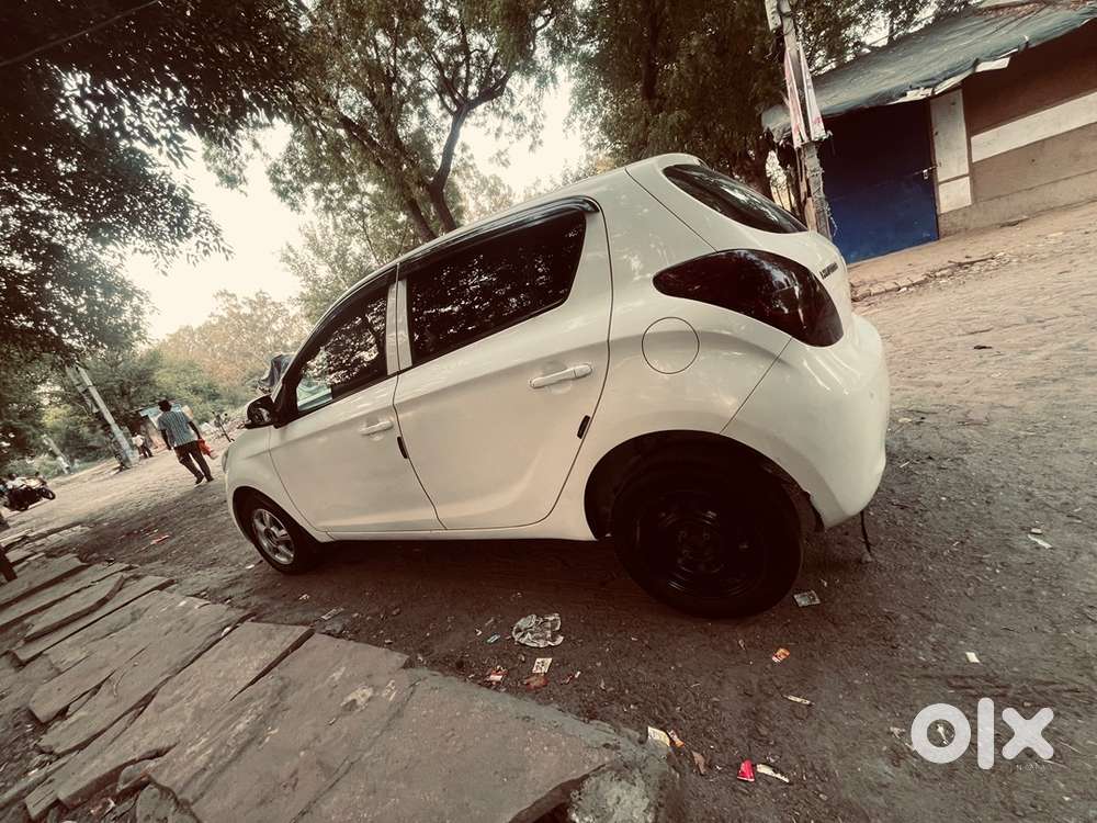 Hyundai Car 2011 Kms