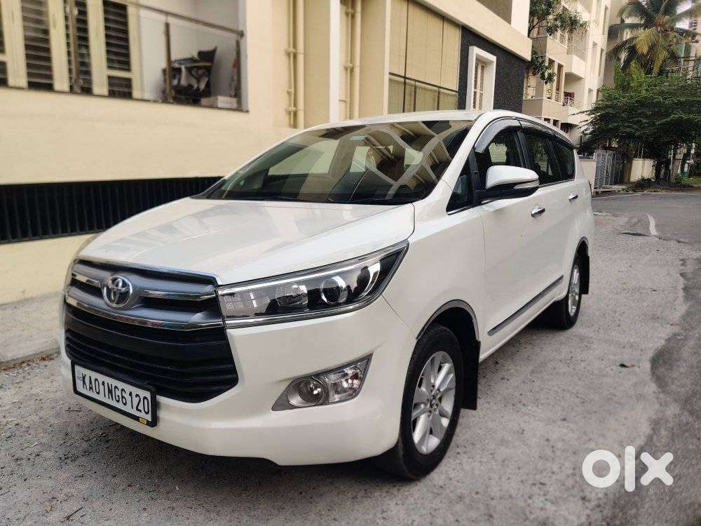Toyota Innova Crysta 2.4 V 8 Str, 2016, Diesel