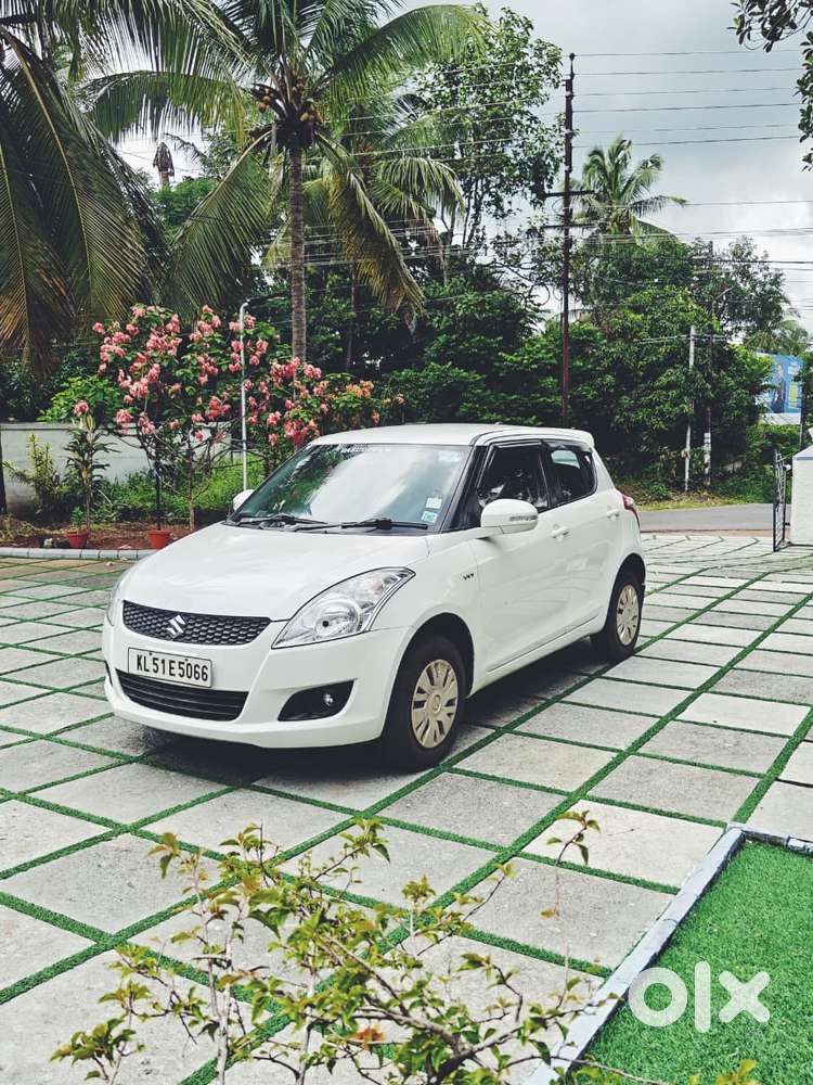 Maruti Suzuki Swift Vxi 1.2 Abs Bs-iv, 2014, Petrol