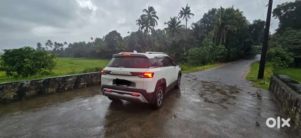 Maruti Brezza Hybrid 2025 Model With Manufacture Warranty