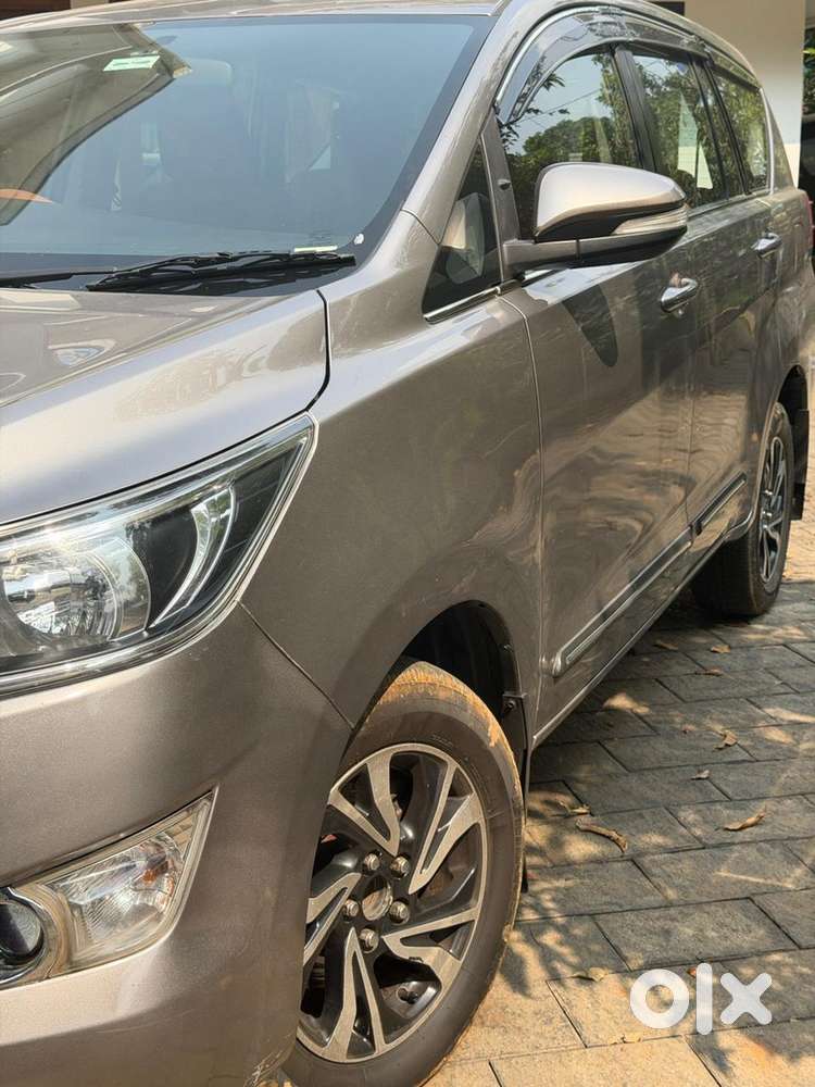 Toyota Innova Crysta Diesel 2017 2.8g Automatic
