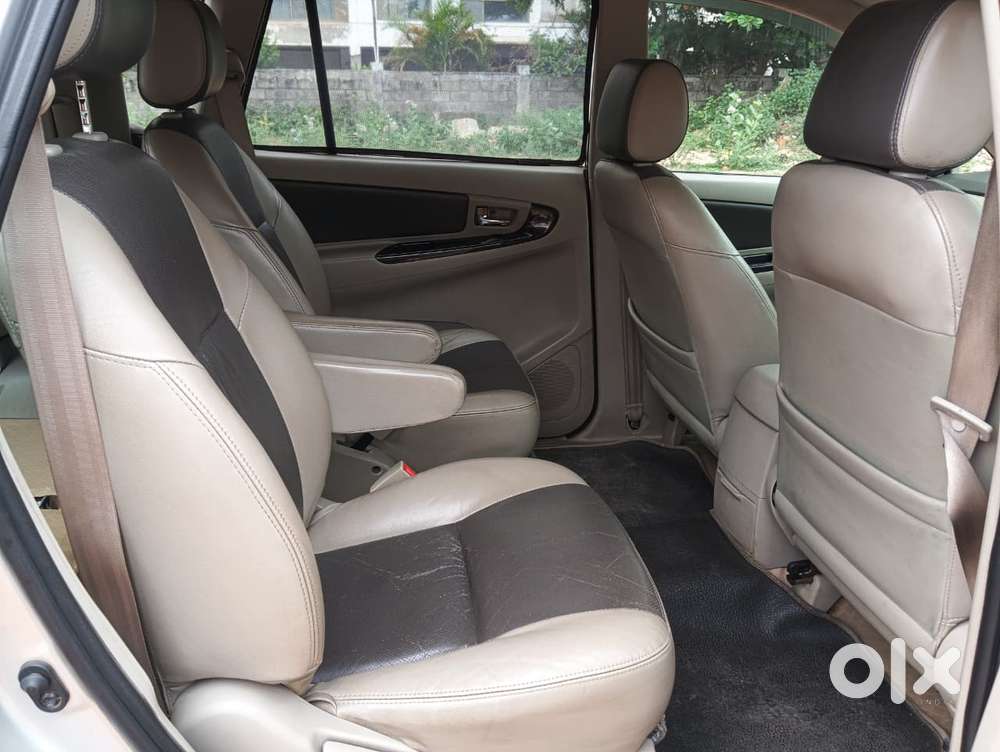 Toyota Innova 2.5 Z Diesel 7 Seater, 2014, Diesel