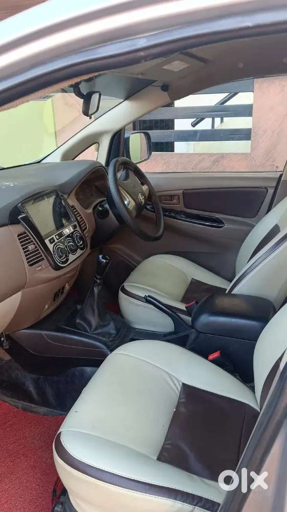 Toyota Innova 2015
