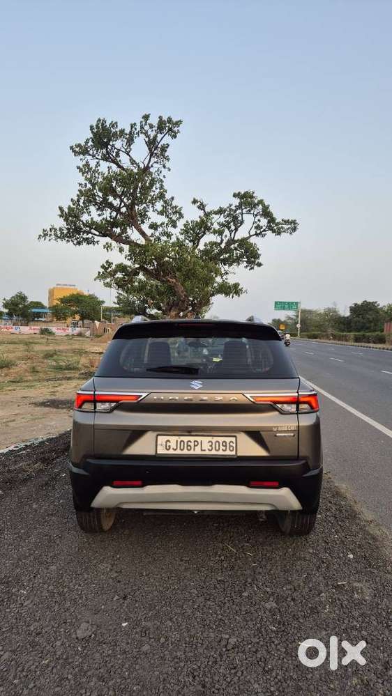 Maruti Suzuki Brezza 1.5 Zxi Cng Dual Tone, 2023, Cng & Hybrids