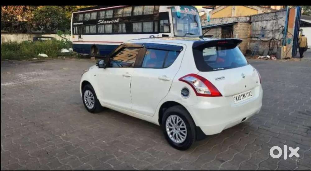 Maruti Suzuki Swift Vxi