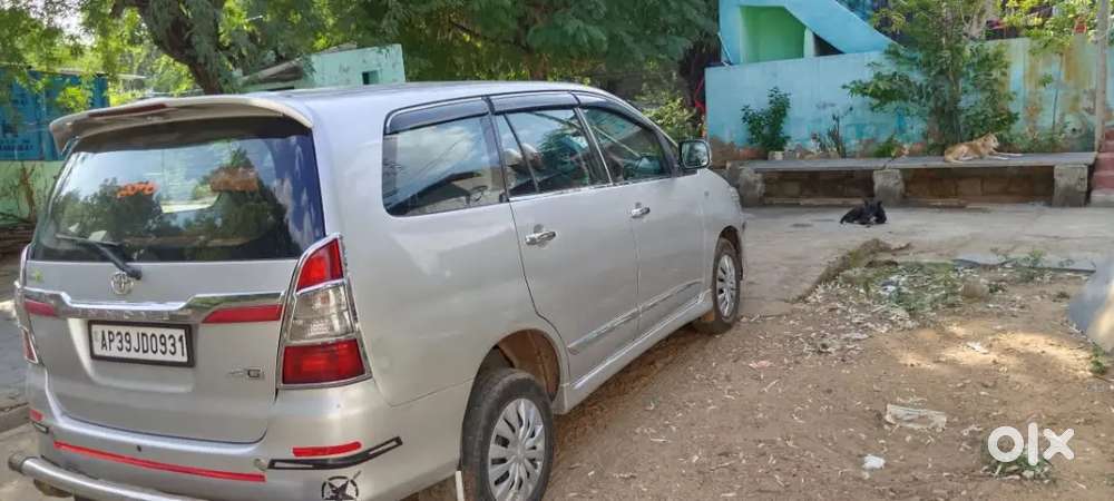 Toyota Innova 2012
