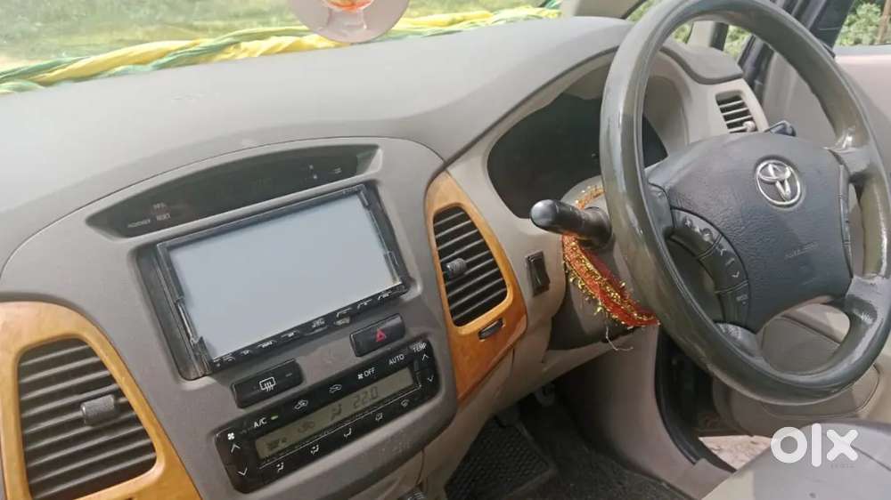 Toyota Innova 2010 Diesel Well Maintained