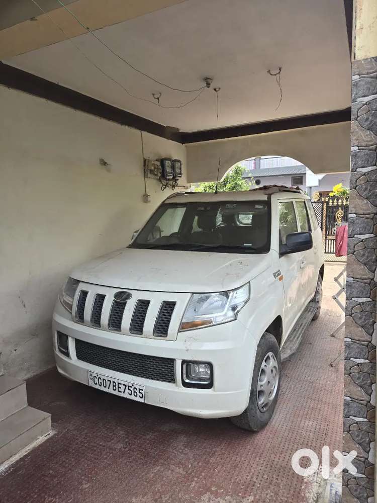 7 Seatermahindra Tuv 300  T 6 Plus 2016 Diesel Manual