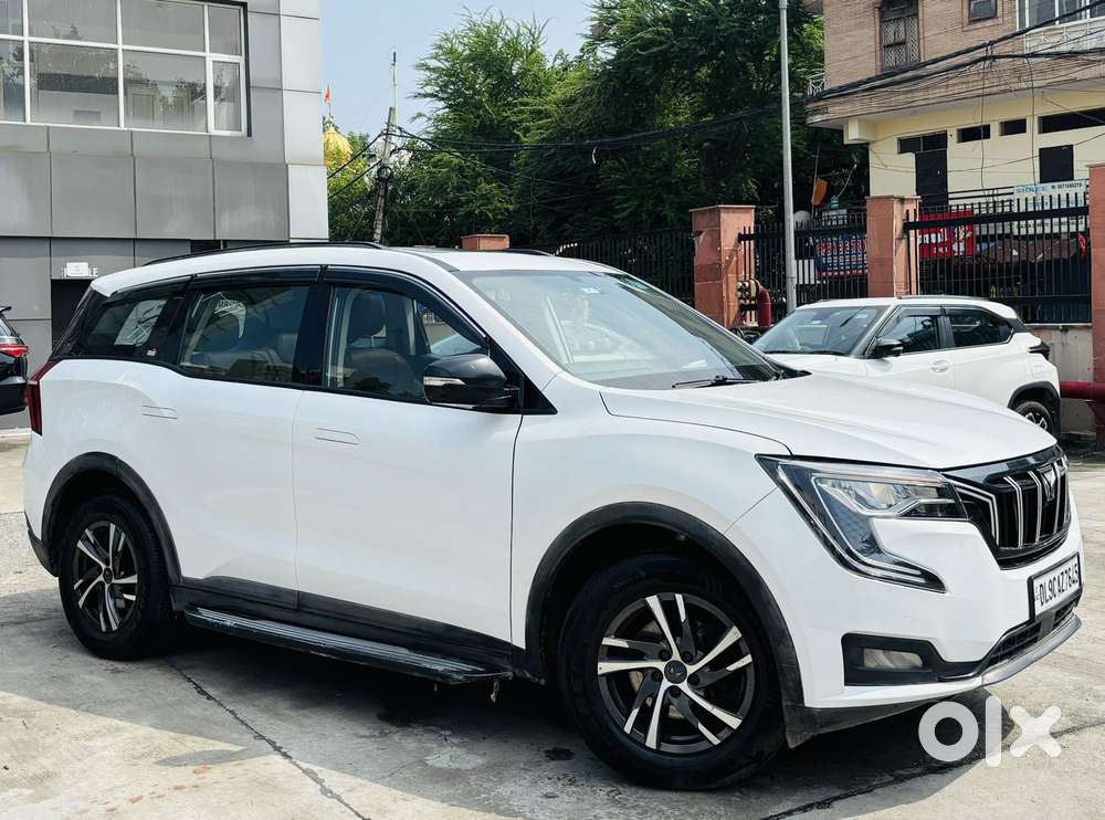 Mahindra Xuv700 2.0 Ax 5 Petrol Mt Str, 2022, Petrol
