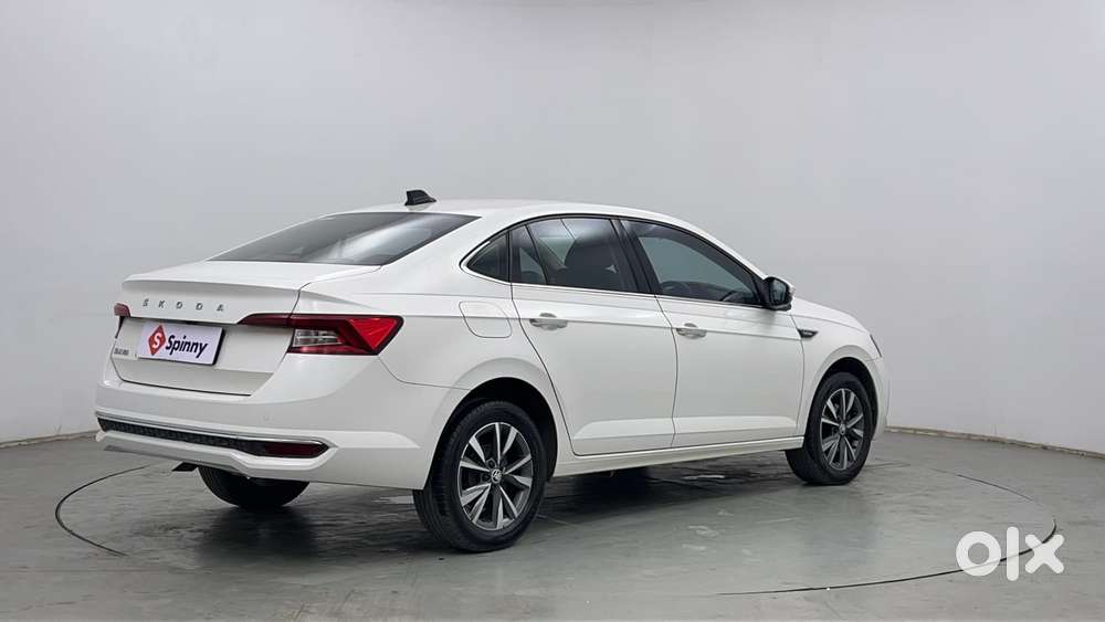 Skoda Slavia Style 1.0l Tsi Mt, 2022, Petrol