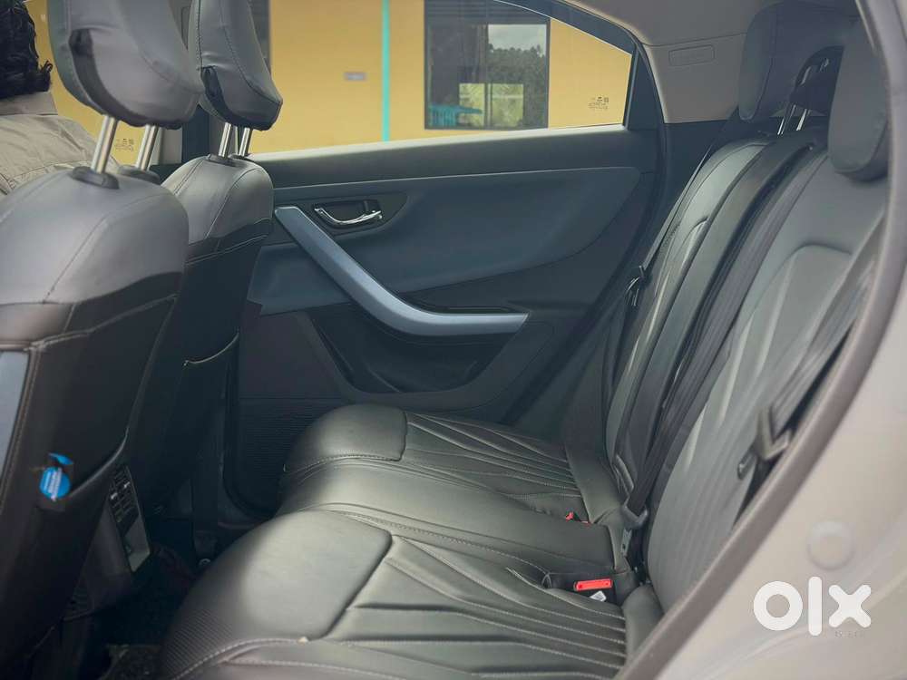 Tata Curvv Creative Plus S 1.2 Revotron Petrol 7dca, 2025, Petrol