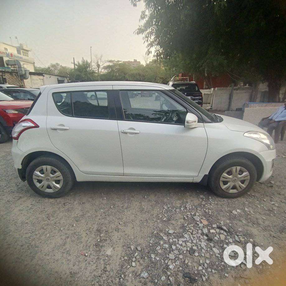 Maruti Suzuki Swift Vxi + Manual, 2015, Petrol
