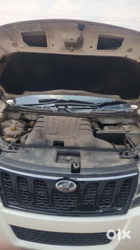 Mahindra Xuv500 2017 Diesel 102000 Km Driven