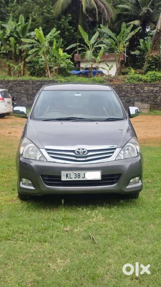 Toyota Innova 2.5 G (diesel) 7 Seater Bs Iv, 2011